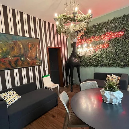 Giraffe Art Ducati Blq Apartment